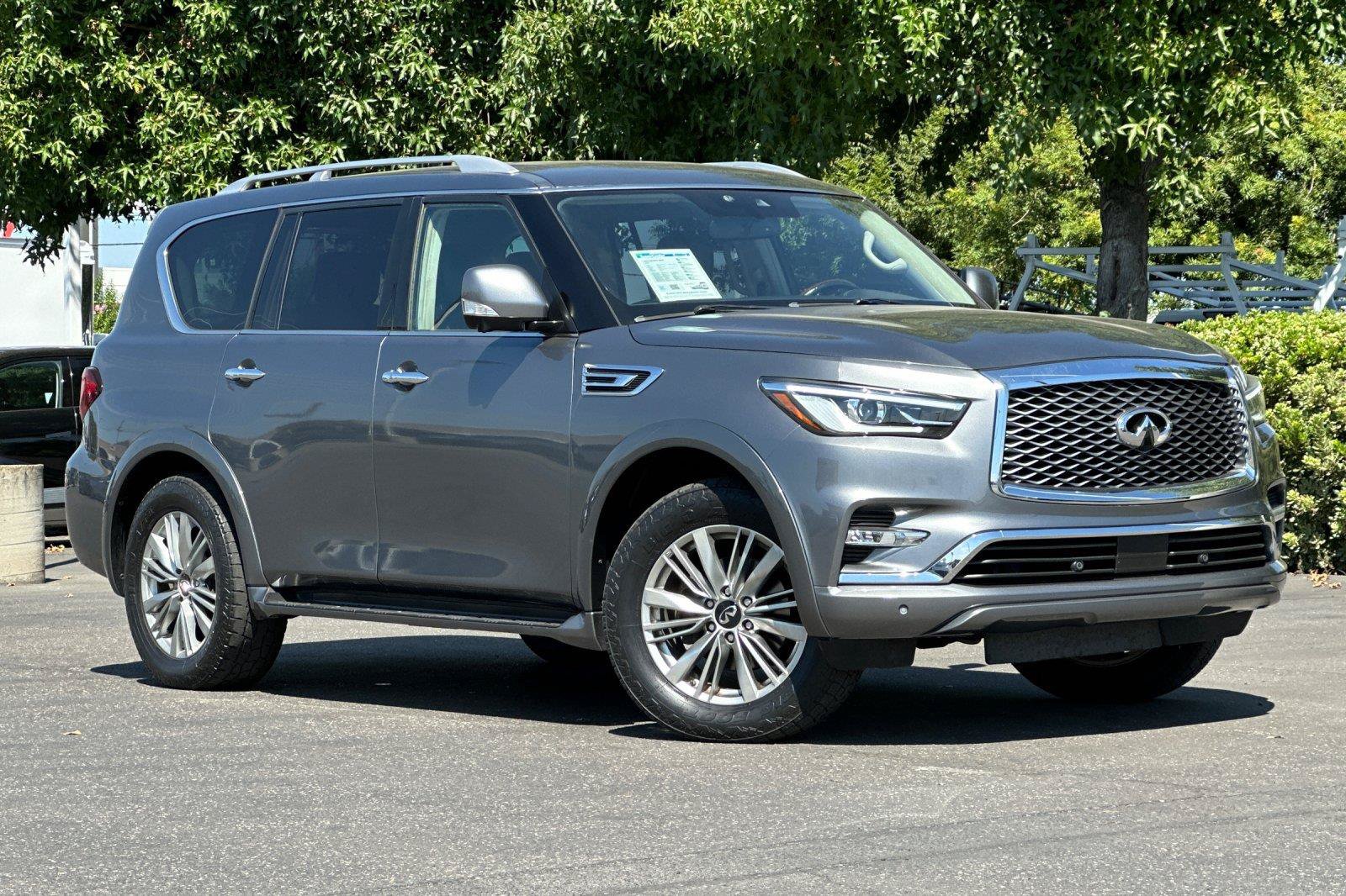 Used 2018 INFINITI QX80 4WD w/ Driver Assistance Package image 2