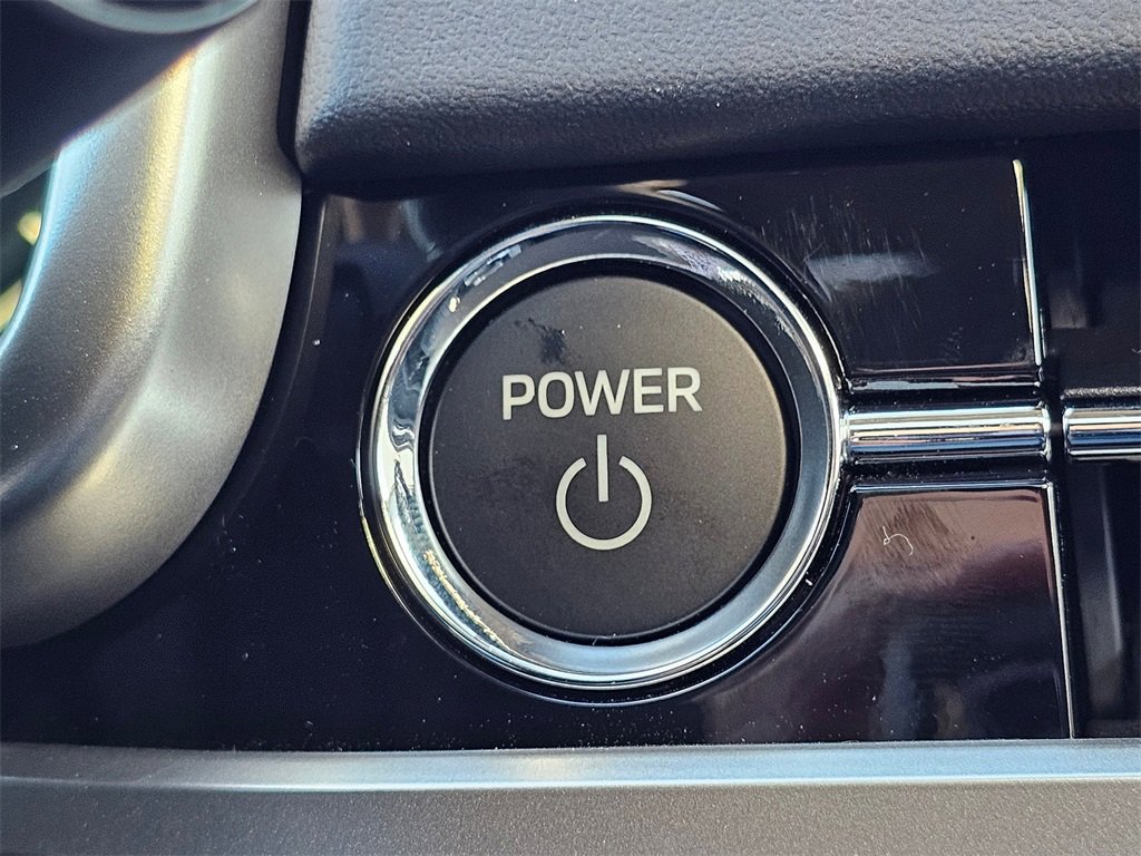 New 2025 Mitsubishi Outlander SEL image 9