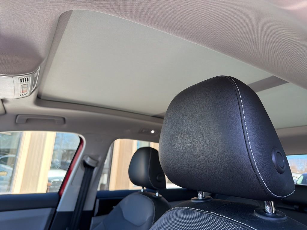 Used 2022 Volkswagen Taos SE image 12