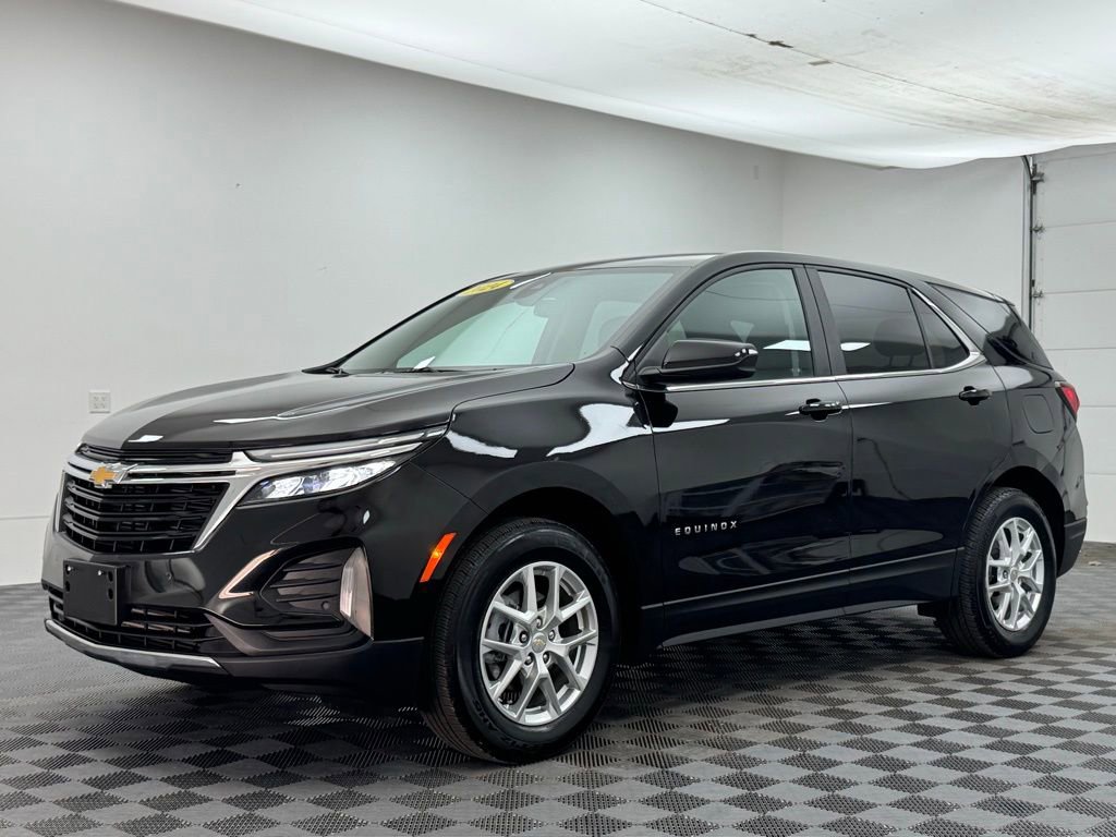 Used 2024 Chevrolet Equinox LT image 2