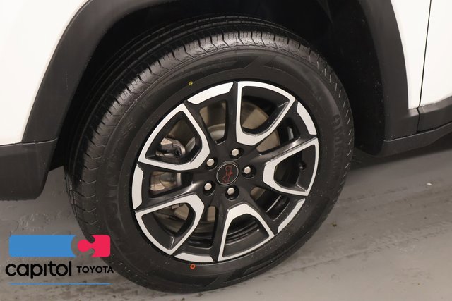 Used 2025 Jeep Compass Trailhawk AWD/4WD image 7