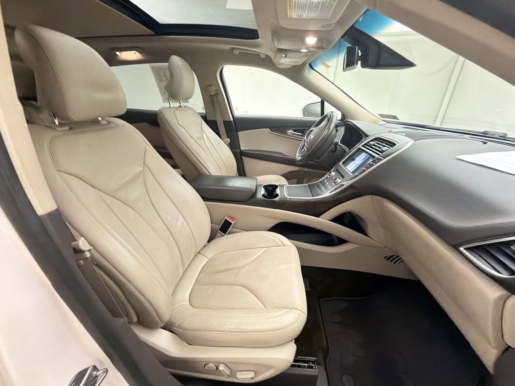 Used 2016 Lincoln MKX Reserve w/ Technology Package image 29
