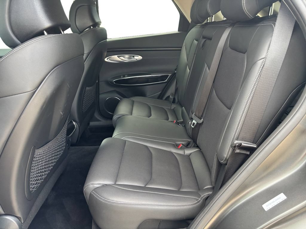 Used 2025 Genesis GV70 2.5T AWD/4WD image 13