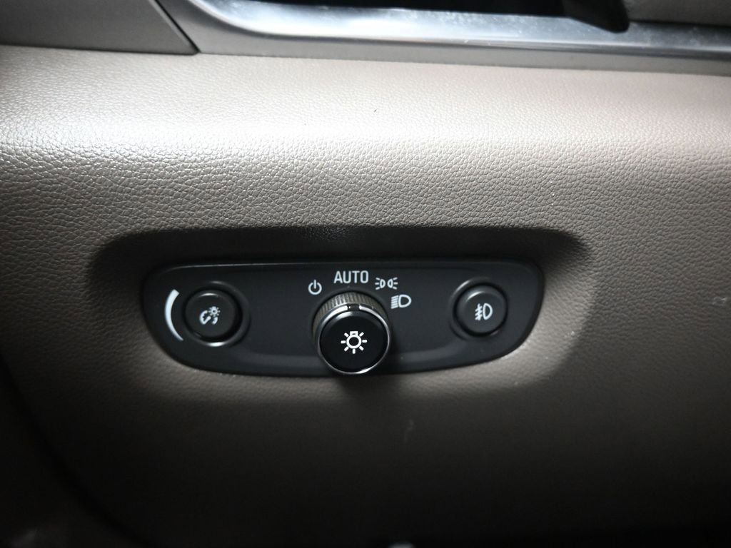 Used 2019 Chevrolet Traverse LT w/ LT Premium Package AWD/4WD image 29