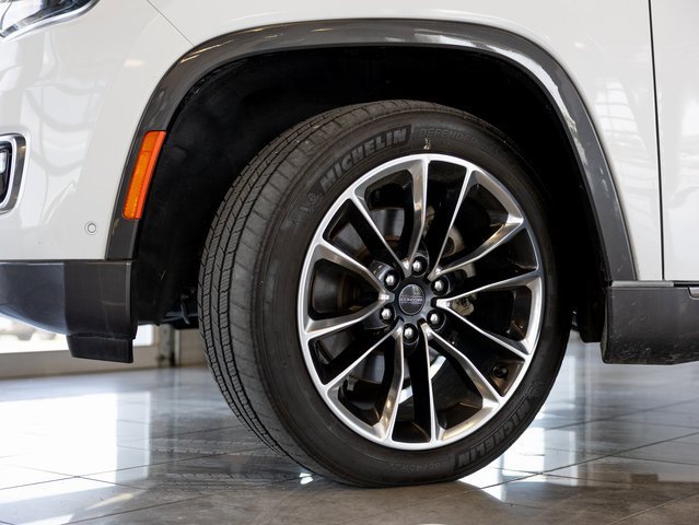 Used 2022 Jeep Wagoneer Series III w/ Premium Group I image 8