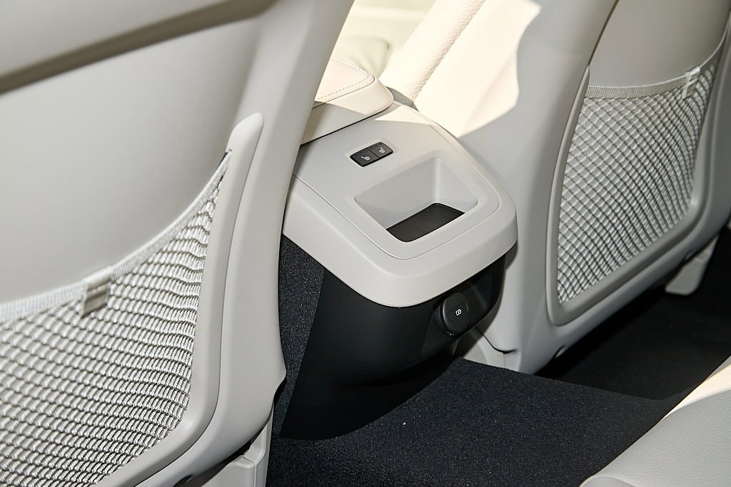 New 2026 Volvo V60 B5 Cross Country Plus w/ Climate Package image 21