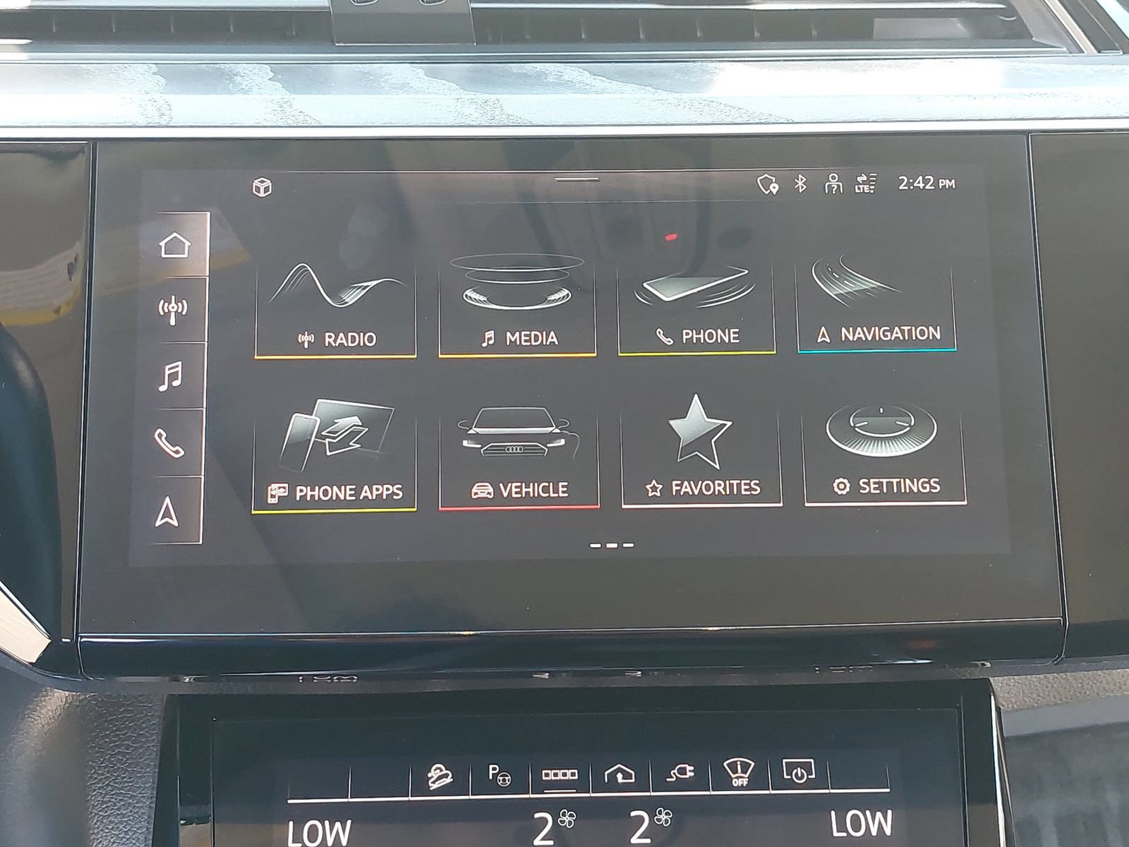 Used 2024 Audi Q8 e-tron Premium Plus w/ Prestige Package AWD/4WD image 24