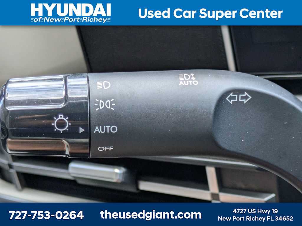 Used 2025 Hyundai Santa Fe SEL FWD image 36