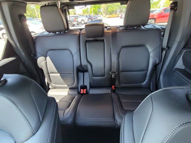 Used 2025 Ford Bronco Outer Banks AWD/4WD image 5