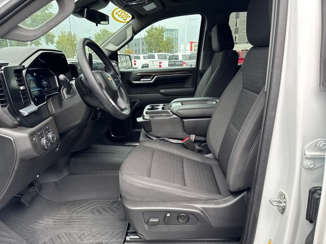 Used 2023 Chevrolet Silverado 1500 LT AWD/4WD image 9