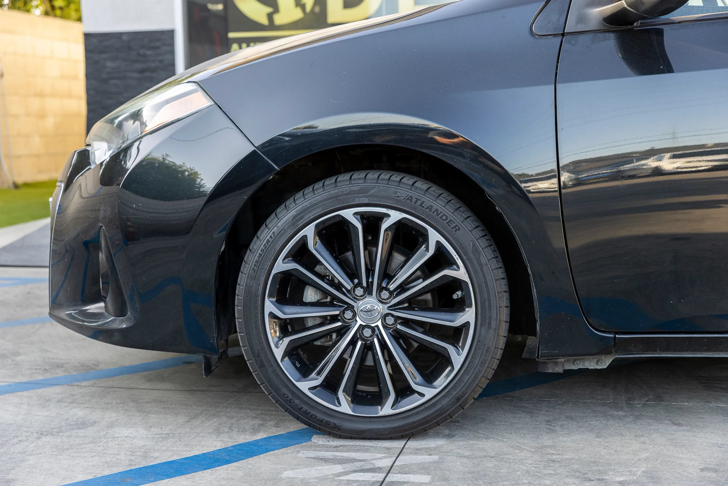 Used 2015 Toyota Corolla S FWD image 38