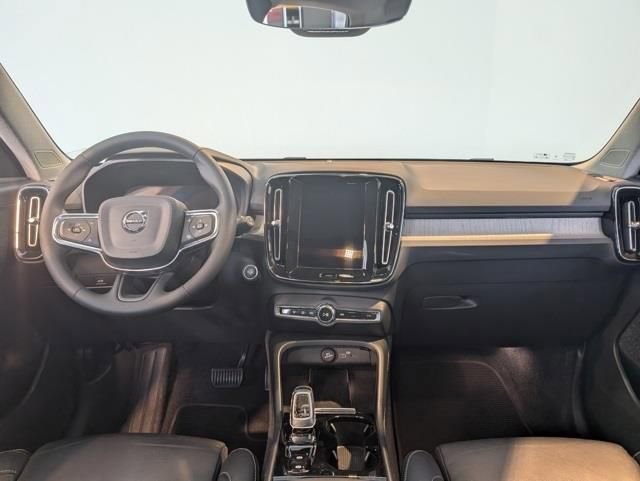 Used 2023 Volvo XC40 B5 Plus w/ Driver Assist Package image 15