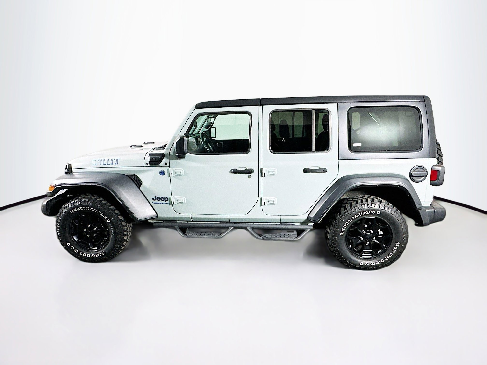 Used 2023 Jeep Wrangler Unlimited w/ Cold Weather Group image 4