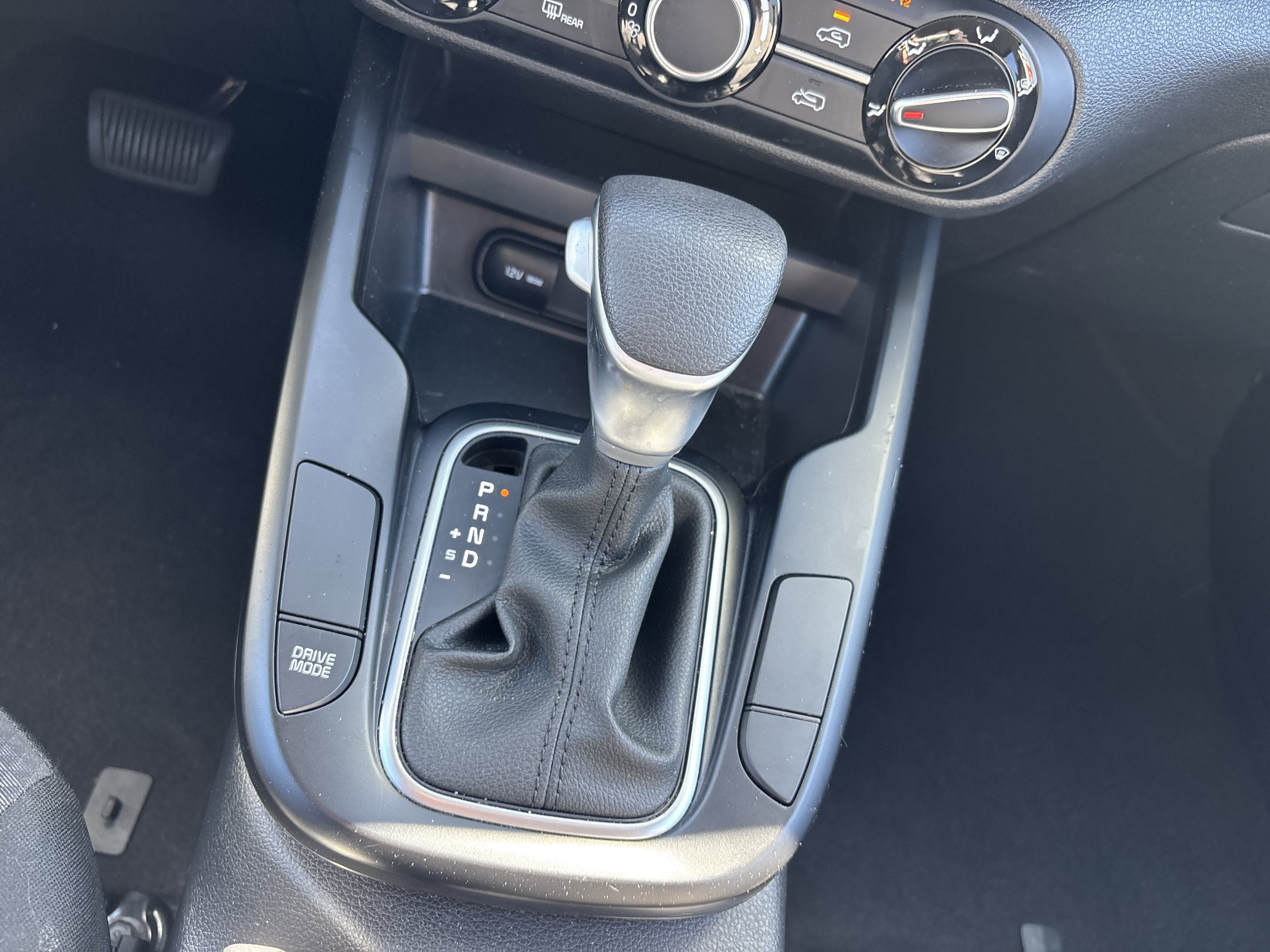Used 2025 Kia Soul LX w/ LX Technology Package FWD image 20