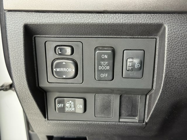 Used 2015 Toyota Tundra SR5 w/ SR5 Upgrade Package image 11