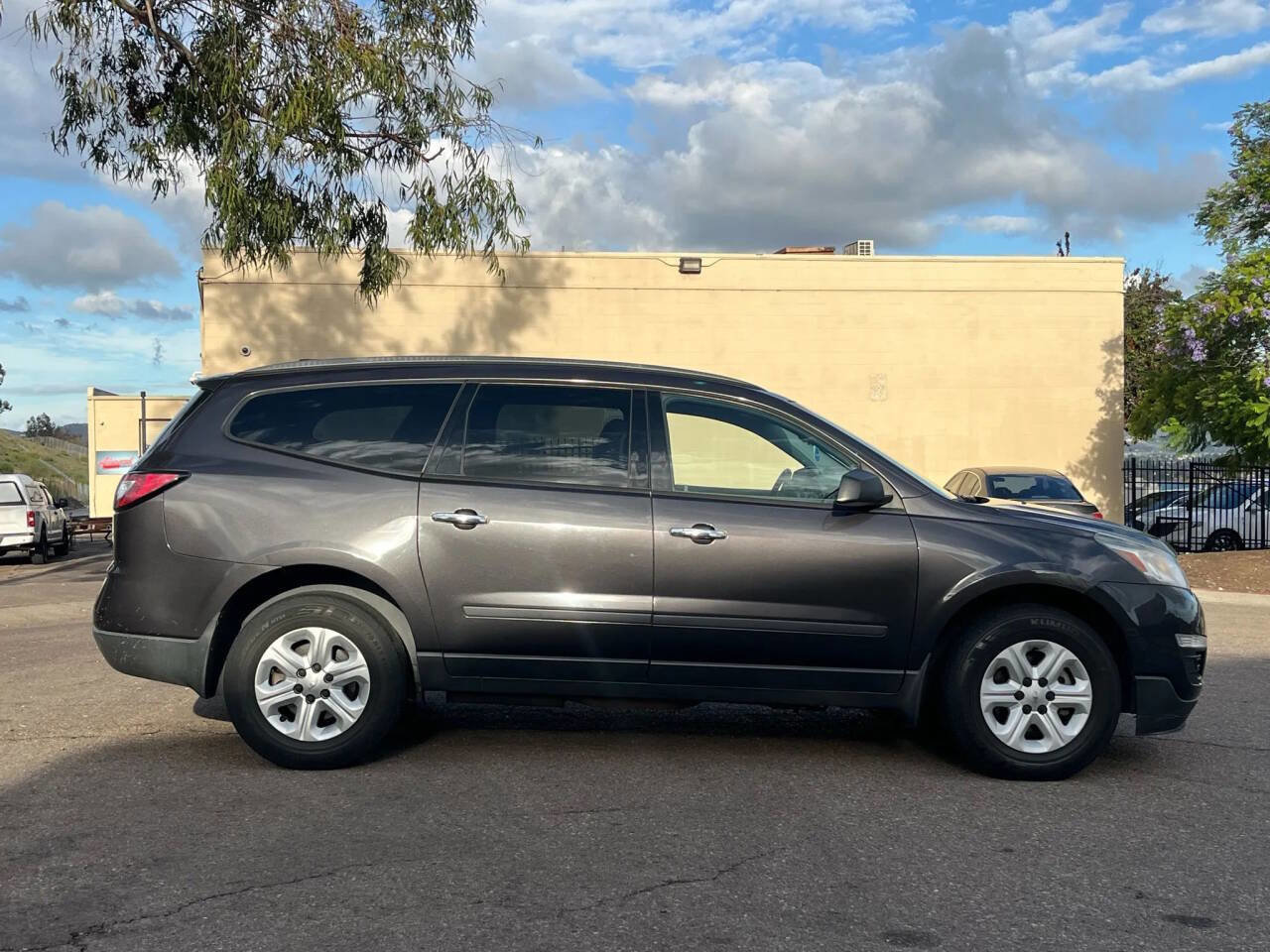 Used 2016 Chevrolet Traverse LS image 5