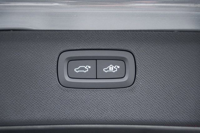 New 2026 Volvo XC90 B6 Ultra w/ Protection Package image 11