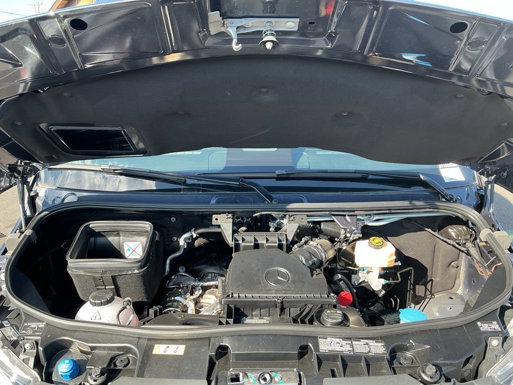 Used 2025 Mercedes-Benz Sprinter 2500 image 30