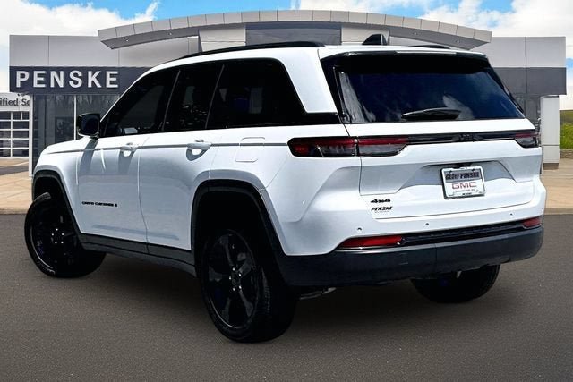 Used 2024 Jeep Grand Cherokee Altitude AWD/4WD image 12