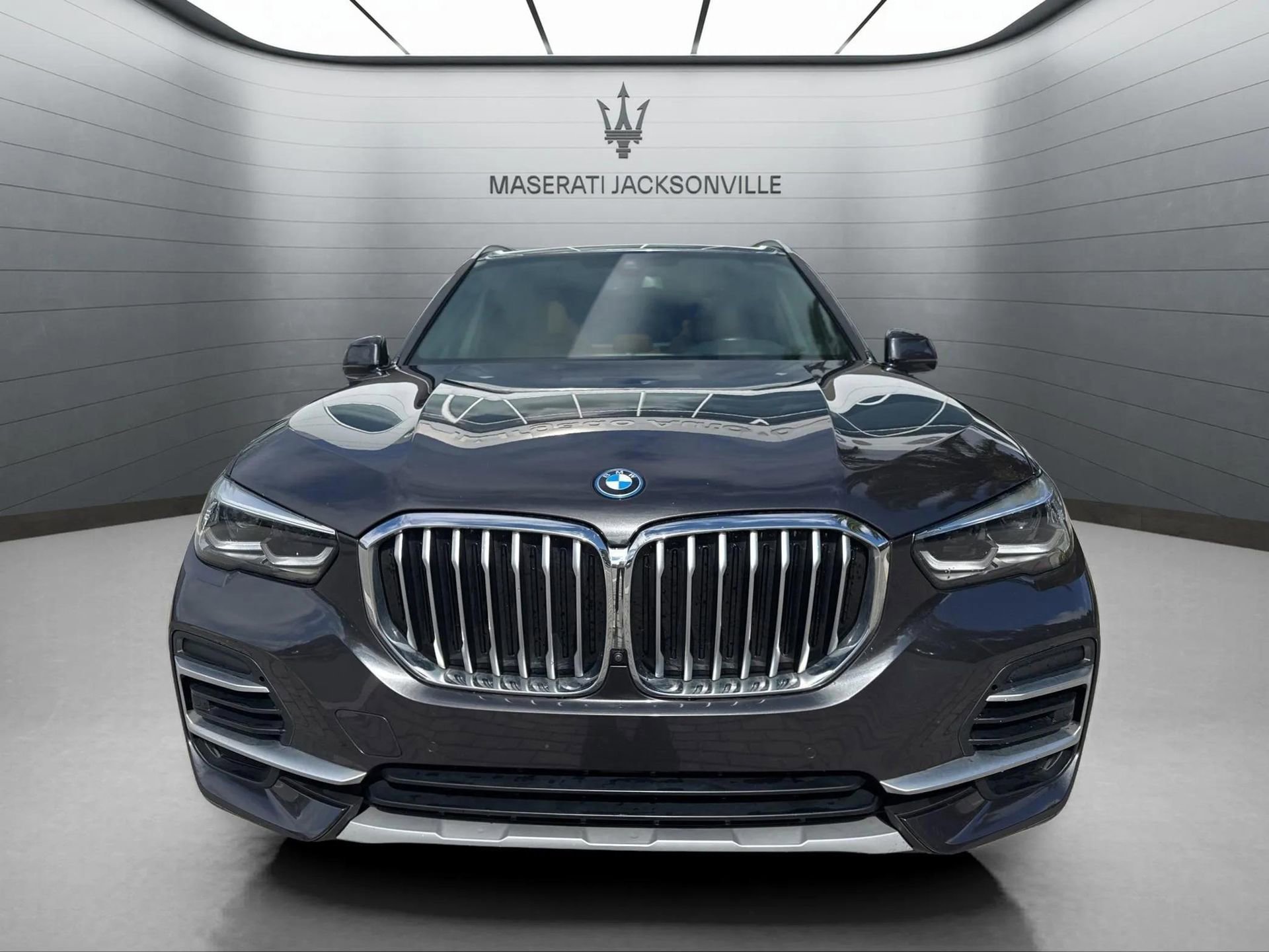 Used 2023 BMW X5 xDrive45e w/ Parking Assistance Package image 7