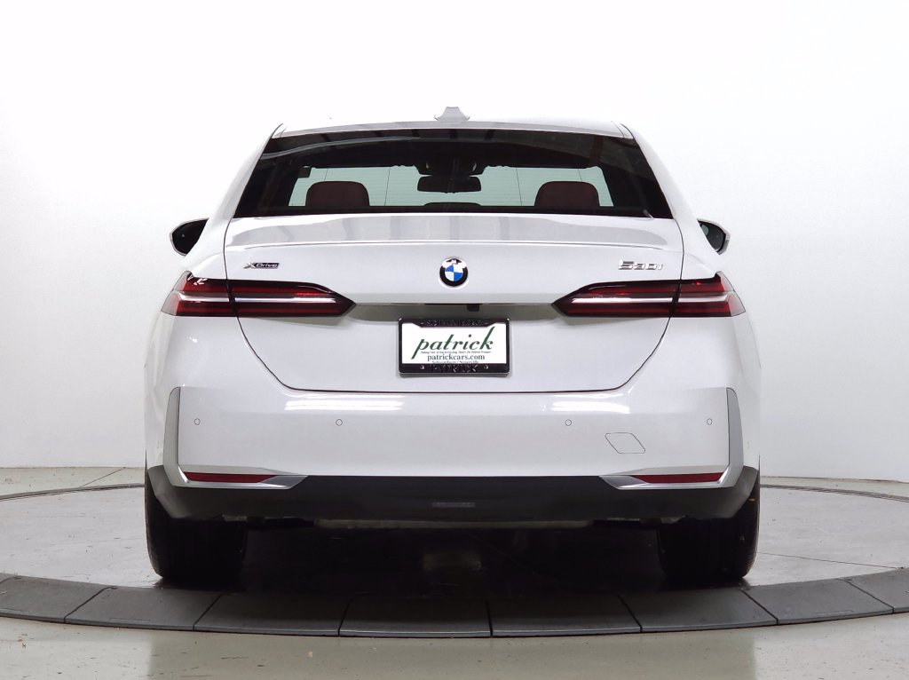 Used 2024 BMW 530i xDrive w/ Convenience Package AWD/4WD image 6