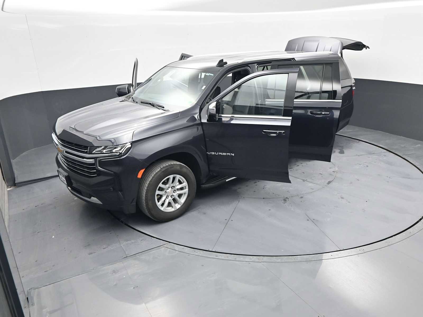 Used 2024 Chevrolet Suburban LT image 48
