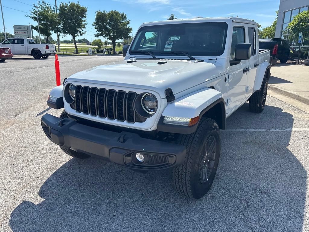 New 2026 Jeep Gladiator Sport AWD/4WD image 11