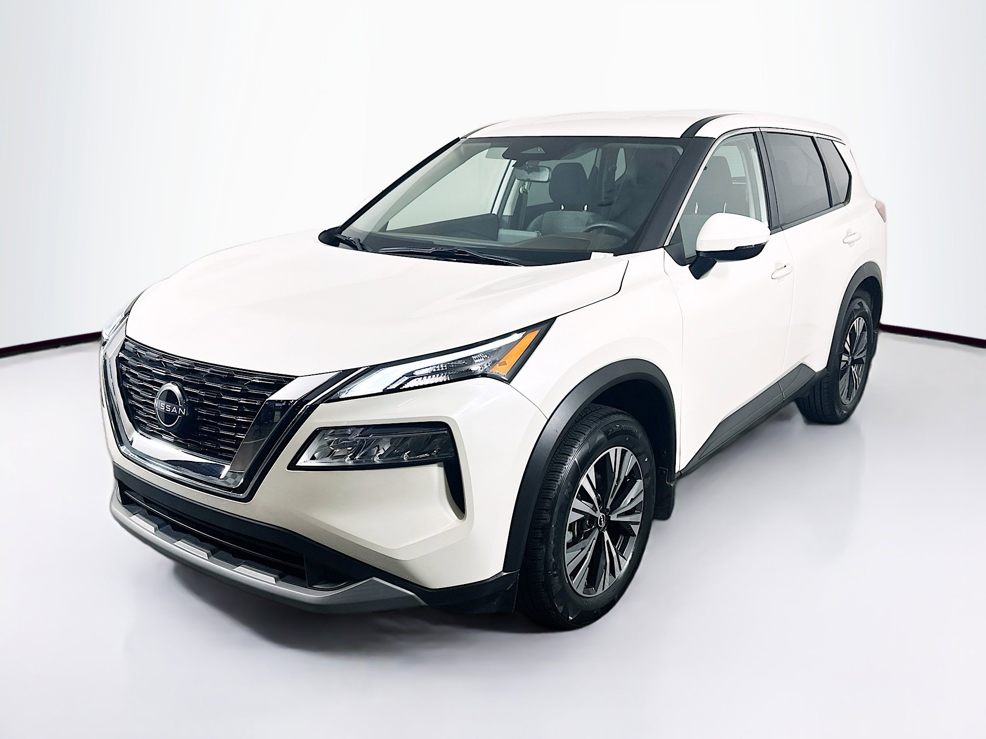 Used 2023 Nissan Rogue SV FWD image 3