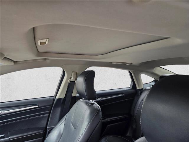 Used 2018 Ford Fusion Titanium image 14