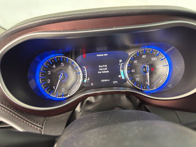 Used 2017 Chrysler Pacifica Limited FWD image 14