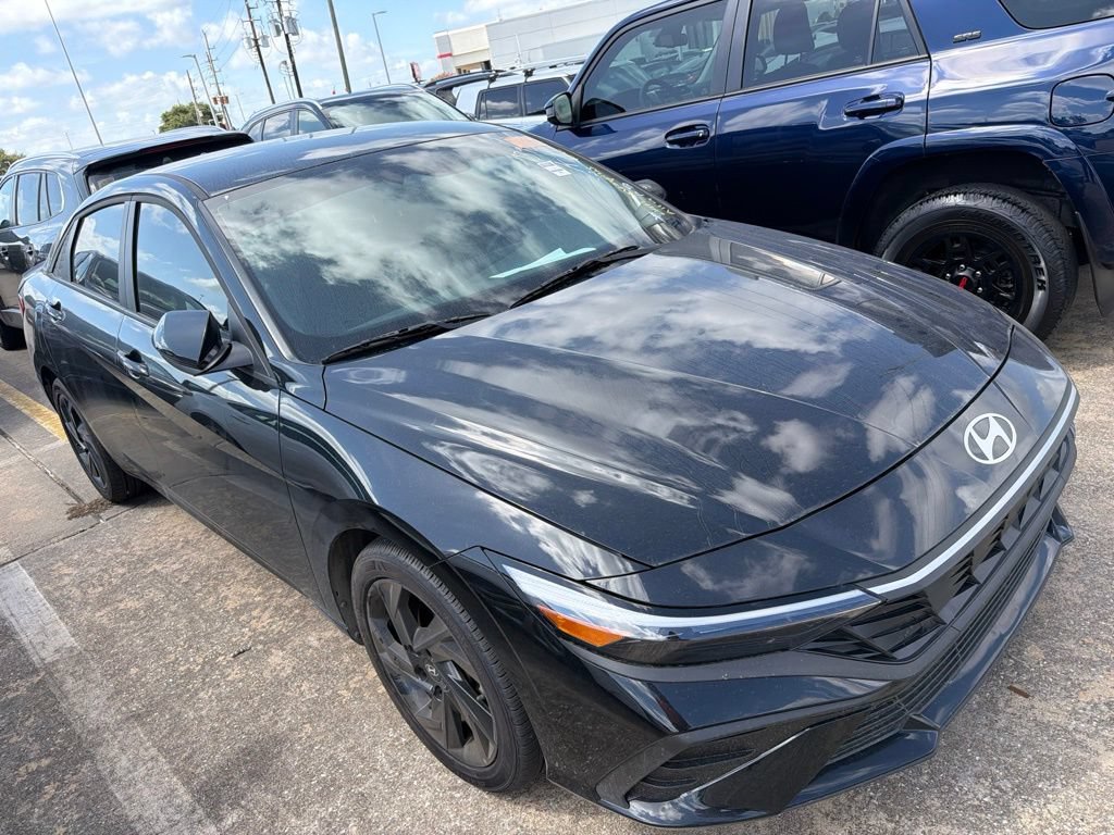 Used 2026 Hyundai Elantra Sport FWD image 6