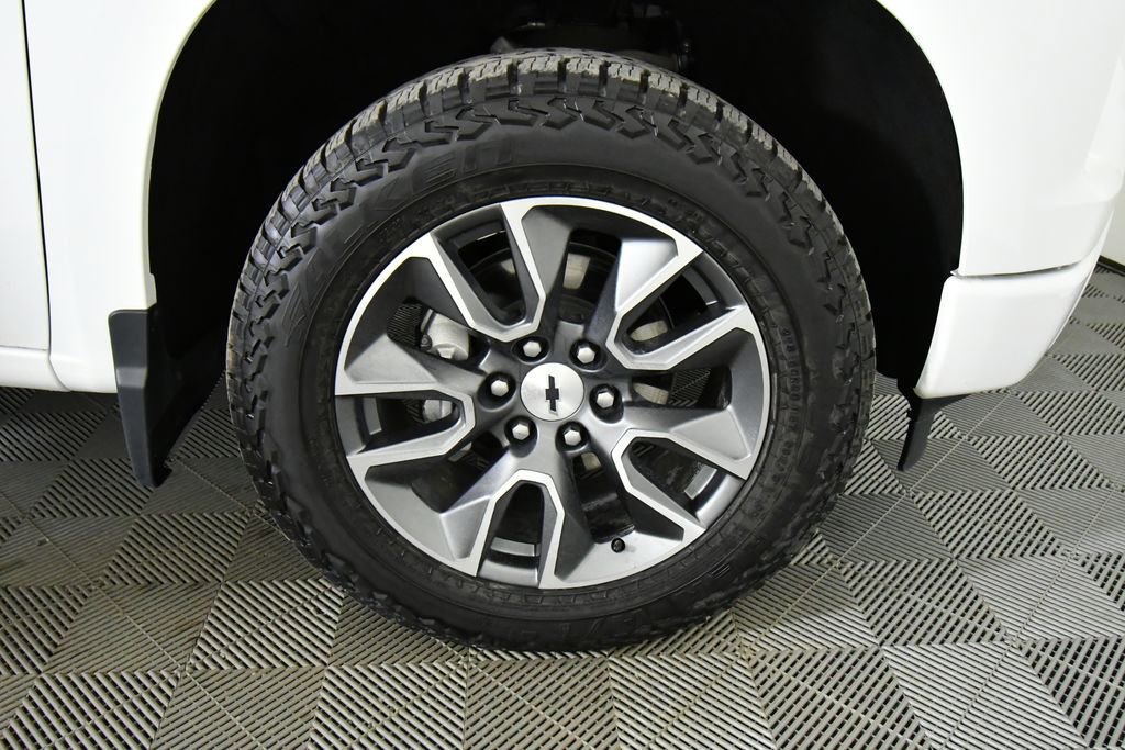Used 2023 Chevrolet Silverado 1500 RST w/ Convenience Package II AWD/4WD image 17
