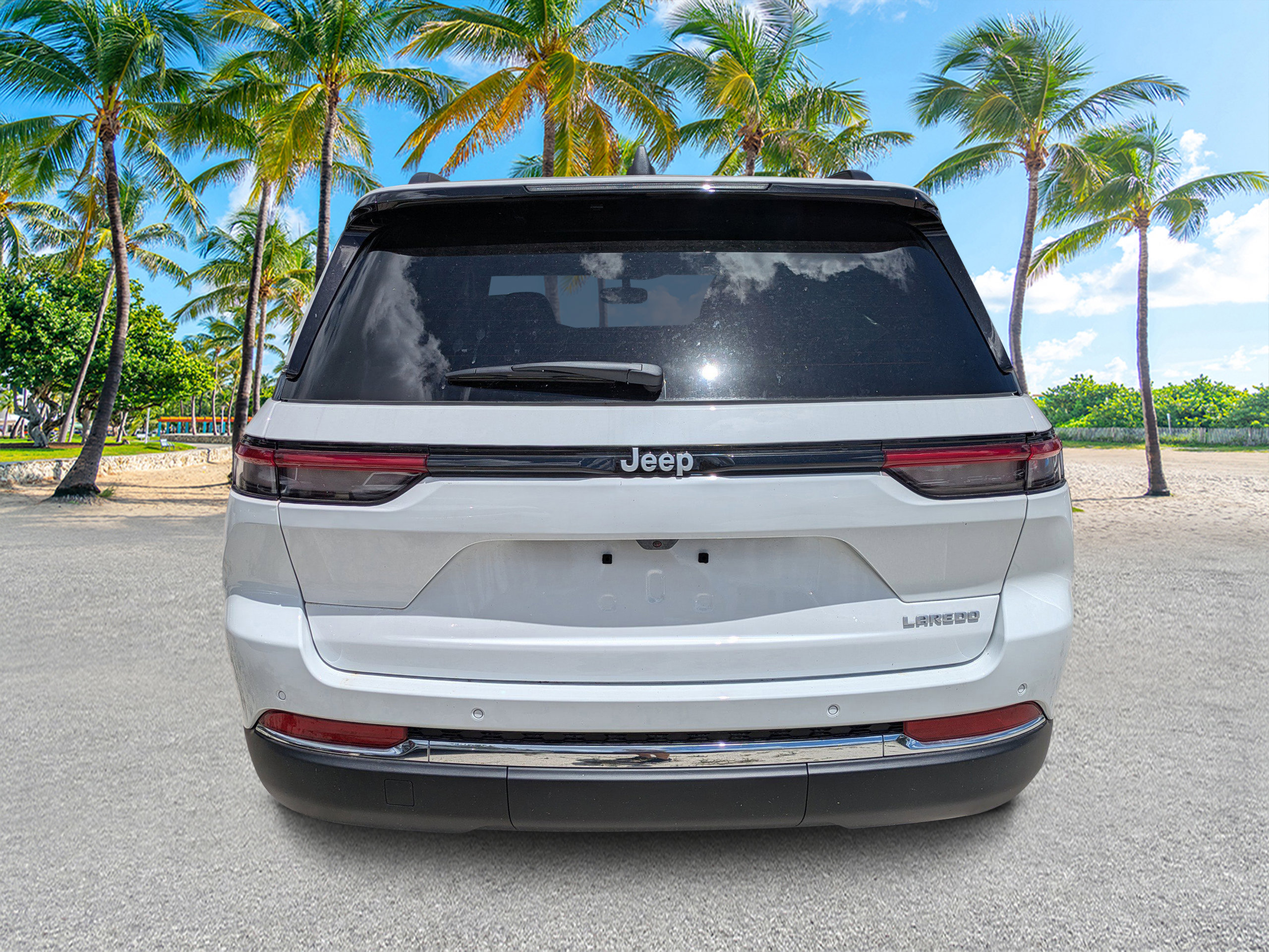 New 2026 Jeep Grand Cherokee Laredo X RWD image 4