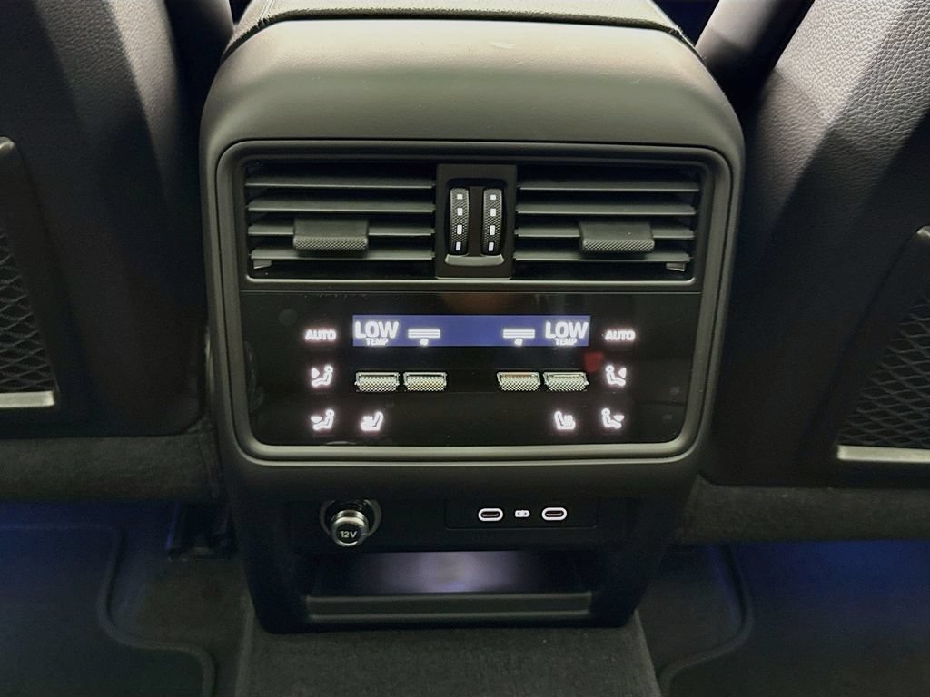 New 2026 Porsche Cayenne Coupe AWD/4WD image 27