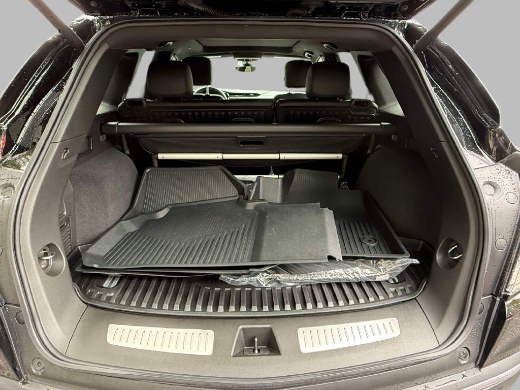 Certified 2026 Cadillac XT5 Sportv w/ LPO, Floor Liner Package AWD/4WD image 17