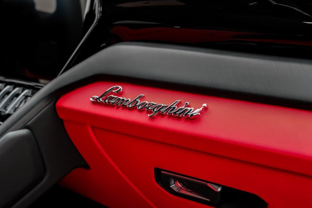 Used 2022 Lamborghini Urus image 29