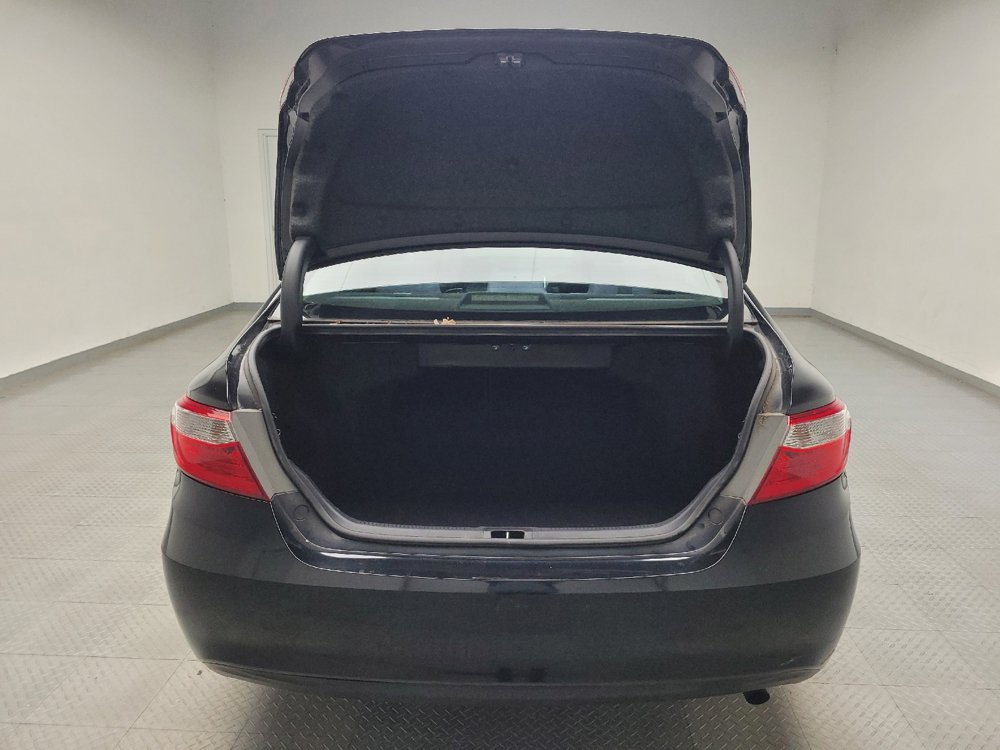 Used 2017 Toyota Camry LE FWD image 29