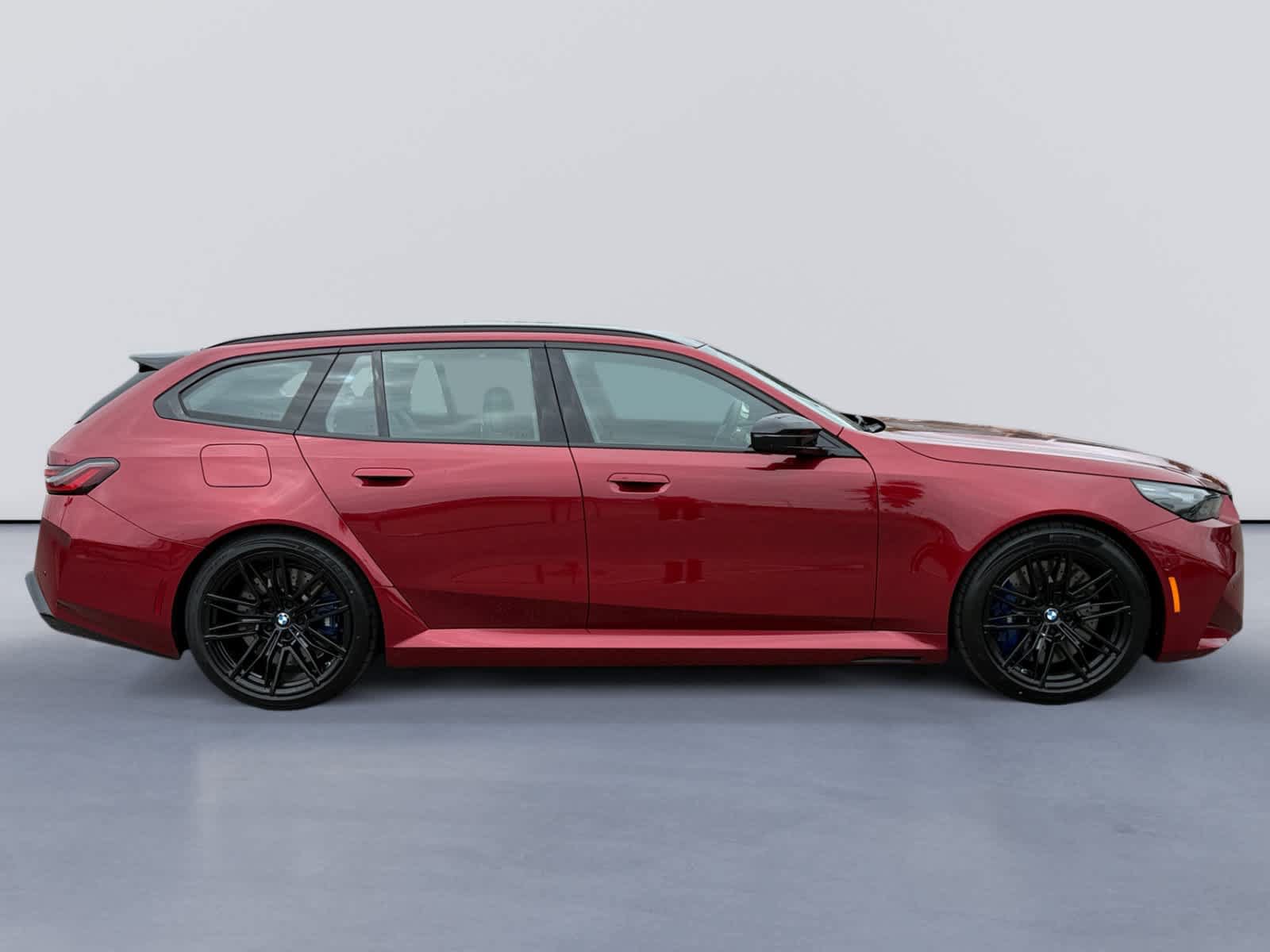 New 2027 BMW M5 Touring AWD/4WD image 2