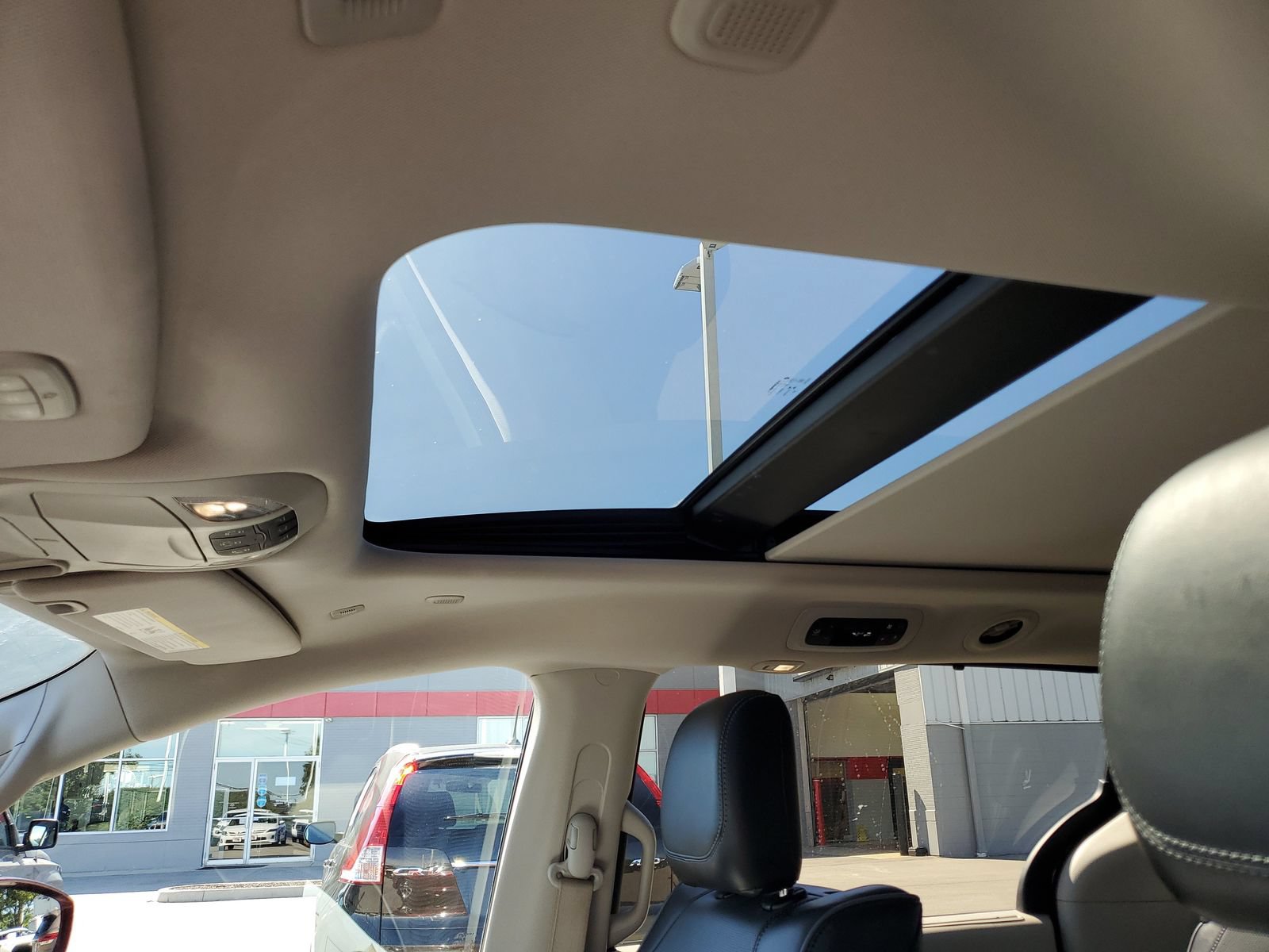 Used 2019 Chrysler Pacifica Limited FWD image 19