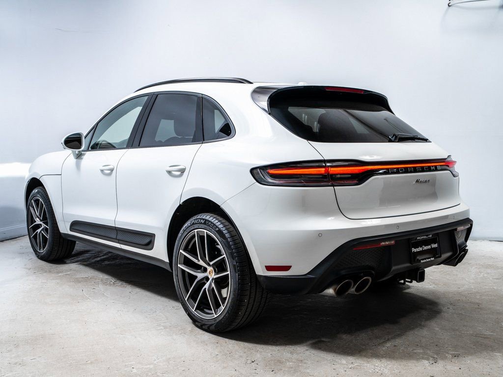 Certified 2025 Porsche Macan image 3