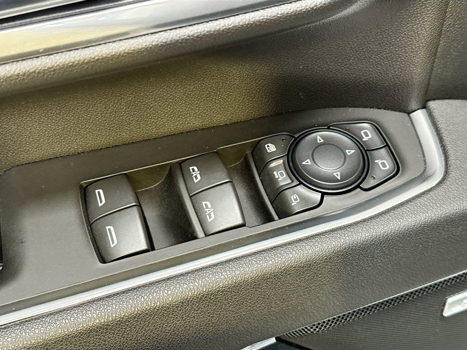 Used 2025 Chevrolet Silverado 2500 LTZ w/ Trail Boss Package image 21