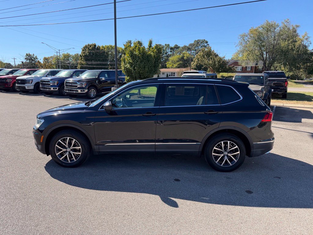 Used 2018 Volkswagen Tiguan SE w/ Panoramic Sunroof Package AWD/4WD image 4