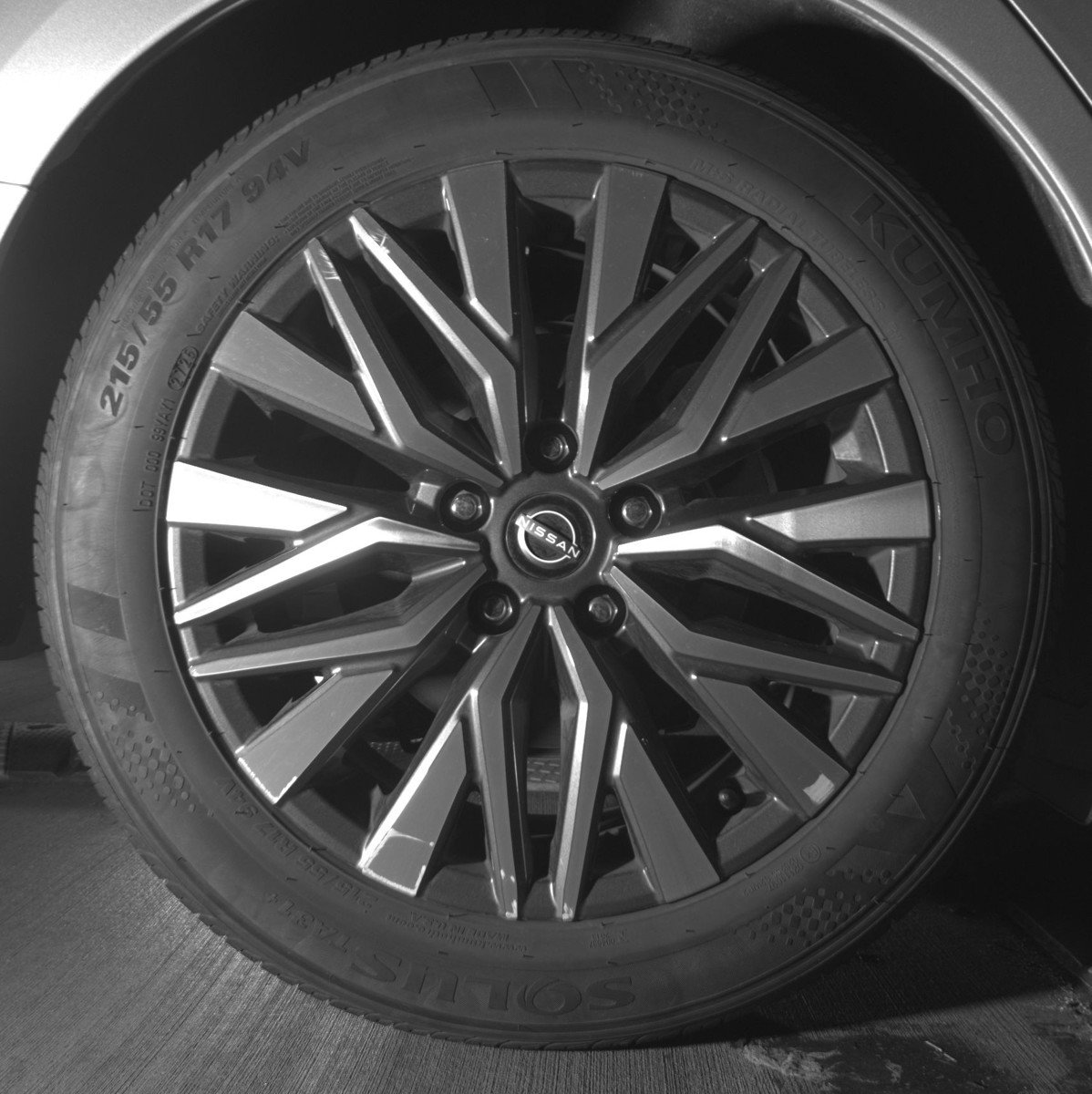 Used 2025 Nissan Altima 2.5 SV FWD image 15