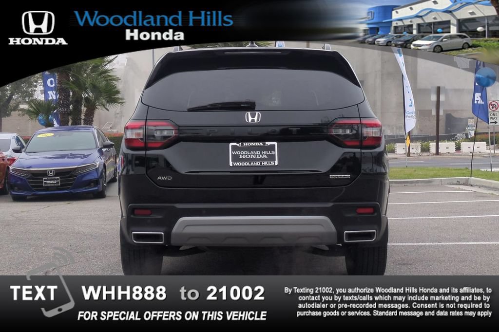 Certified 2025 Honda Pilot Touring image 6