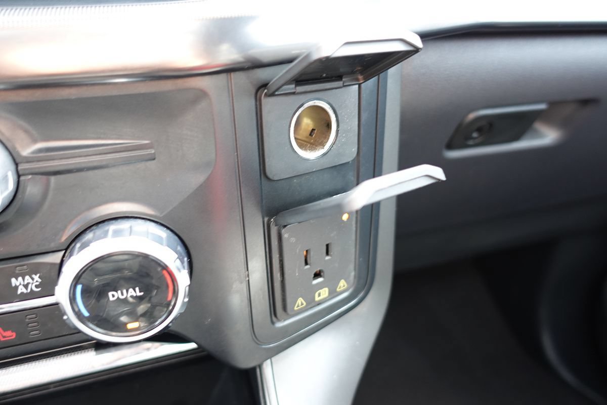 Used 2024 Ford F150 Lariat w/ Bed Utility Package AWD/4WD image 58