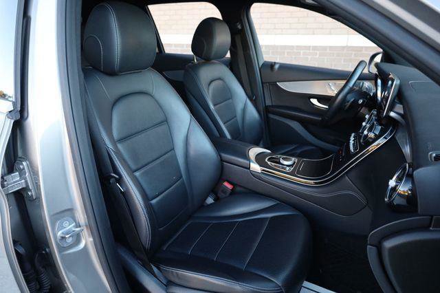 Used 2019 Mercedes-Benz GLC 300 4MATIC image 17
