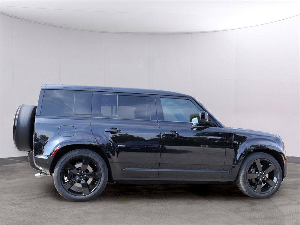 New 2026 Land Rover Defender 110 V8 image 4