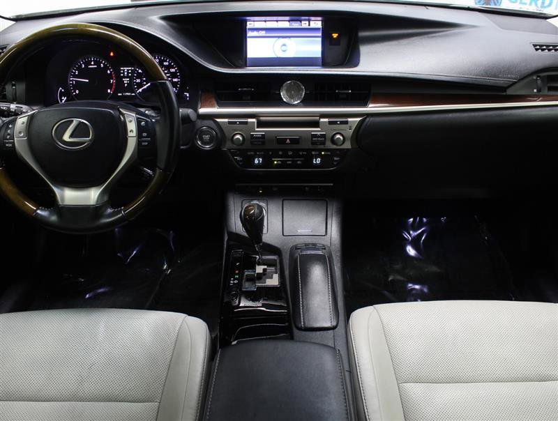 Used 2013 Lexus ES 350 w/ Luxury Pkg FWD image 9