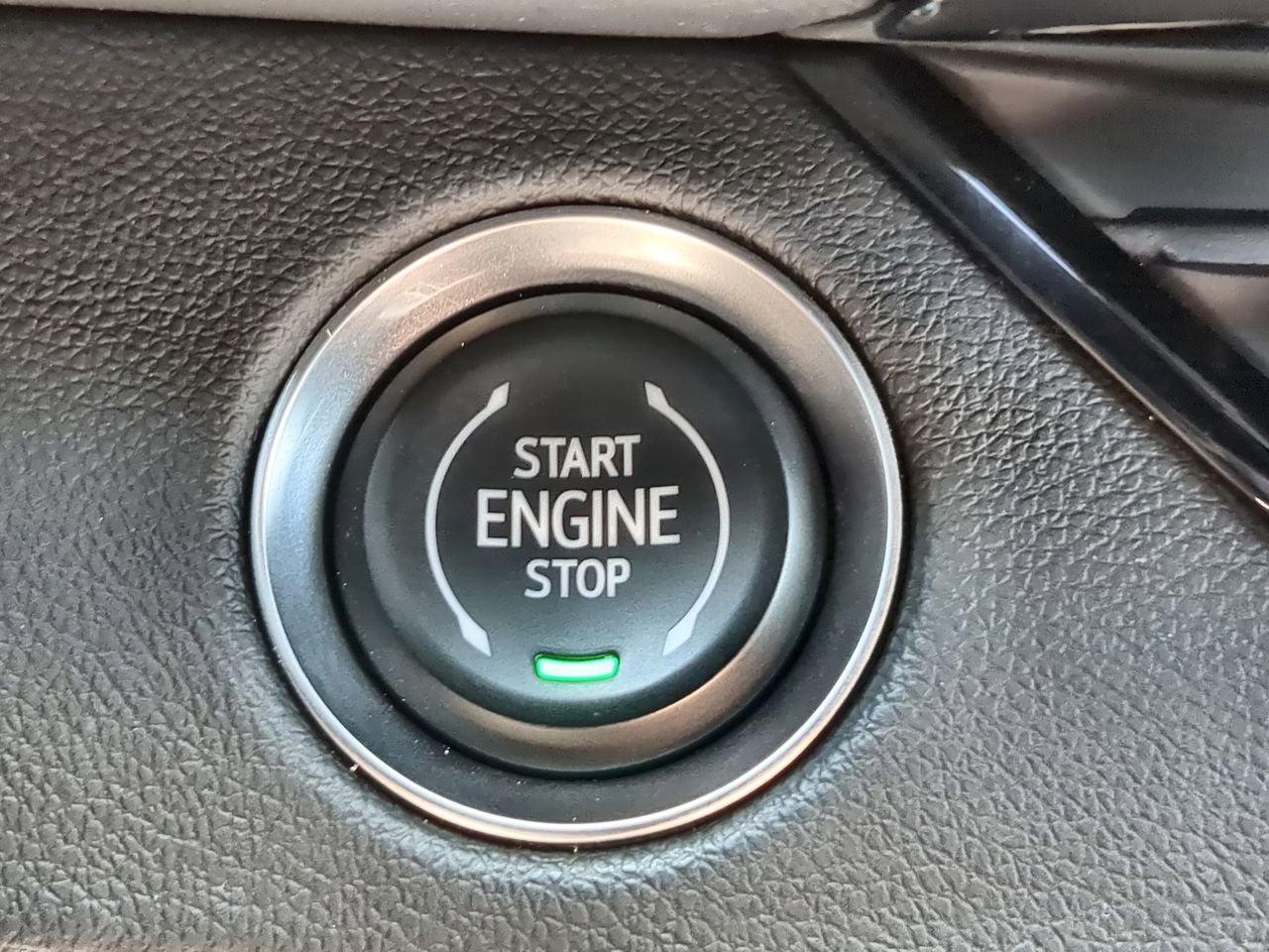 Used 2025 Buick Enclave Avenir w/ Super Cruise Package image 17