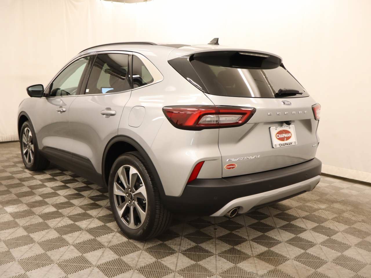Used 2023 Ford Escape Platinum AWD/4WD image 3